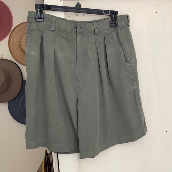 Tommy Bahama - Picture 1 of 4